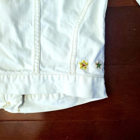 American Eagle White Denim Embroidered Jean Jacket - Picture 4 of 6